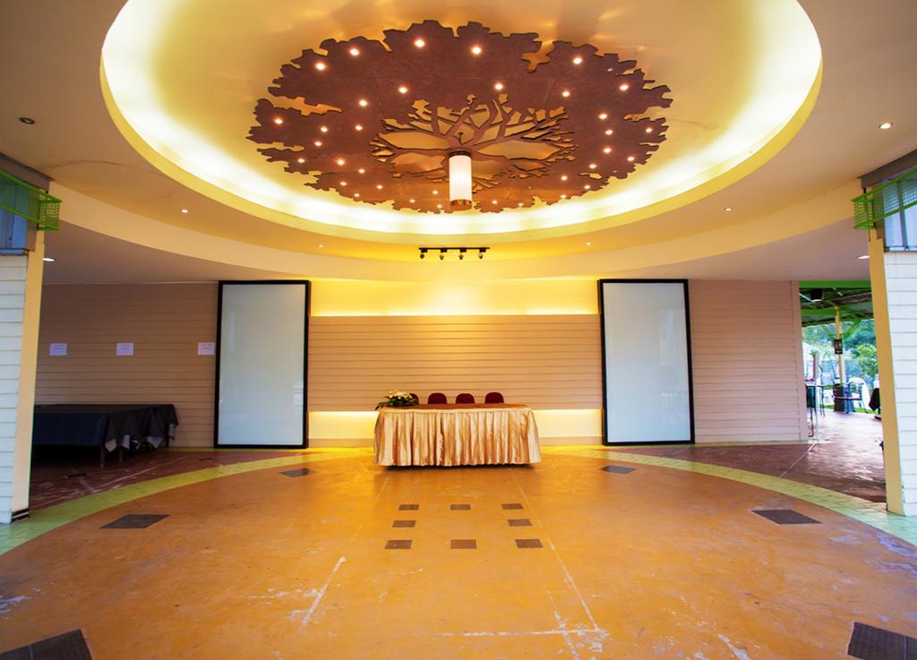 Brookside Valley Resort Rayong Buitenkant foto