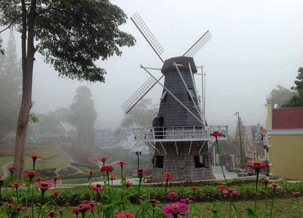 Brookside Valley Resort Rayong Buitenkant foto