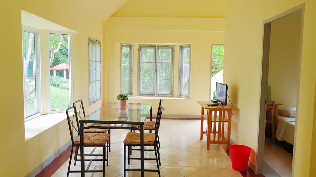 Brookside Valley Resort Rayong Buitenkant foto